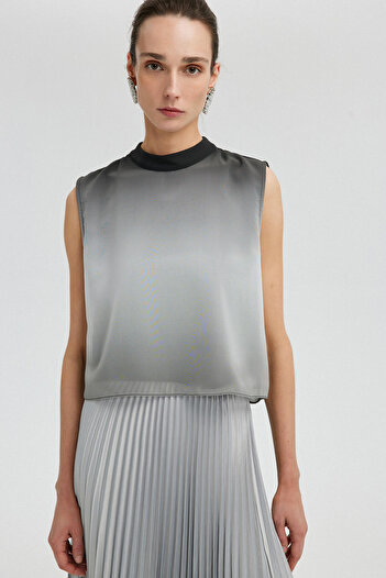 Touché Privé ARMLESS STAND COLLAR CHIFFON BLUZ