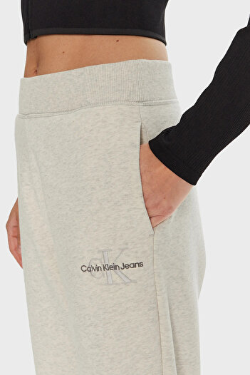 Calvin Klein Pamuklu Relaxed Fit Yüksek Bel Lastikli Paça Jogger Pantolon J20J223590P6G  PANTOL