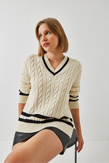 Bianco Lucci Women's Striped V-Neck Knitwear Sweater 20246300