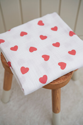 Tuğba Kuğu Printed Muslin Fabric |   Red Hearts