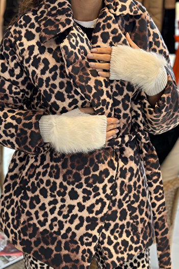REMSA Ecru Women's Knitted Cutout Gloves - Plush Detailed Eld-30