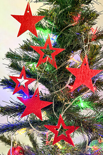 Kuzeylina 6-Piece Red Star Christmas Tree Ornament - Felt and Gold String