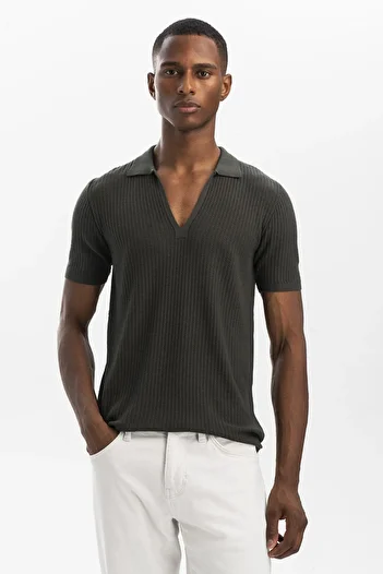 hateko Khaki V-Neck Knitwear Polo T-Shirt