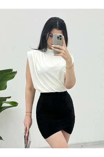 Modamorfo Free Sleeve Padded Sandy Blouse -White