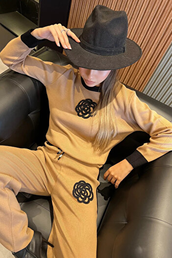 GÜLSELİ Stone Embroidered Biscuit Women's Knitwear Sweater and Pants Set