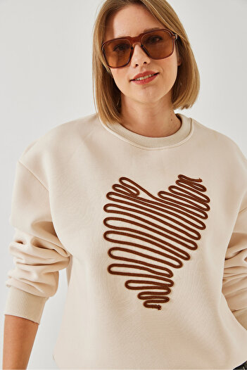 Bianco Lucci Women's Heart Embroidered Sweatshirt 60601030