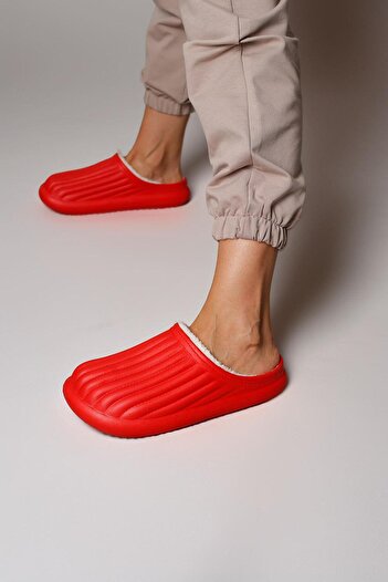 Beyond Unisex Red Waterproof Wool House Slippers - 3cm Byndhfay01