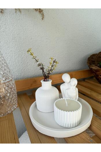 MUM Decorative Hugging Lover and Vase Set 4 Pieces