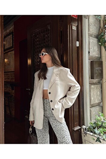 LEVABOUTIQUE Suede Blazer with Pocket Detail Ecru