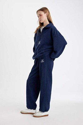 DeFacto Printed Long Length Fleece Sweatpants with Standard Fit Lace-Up Waist and Elastic Leg Pockets