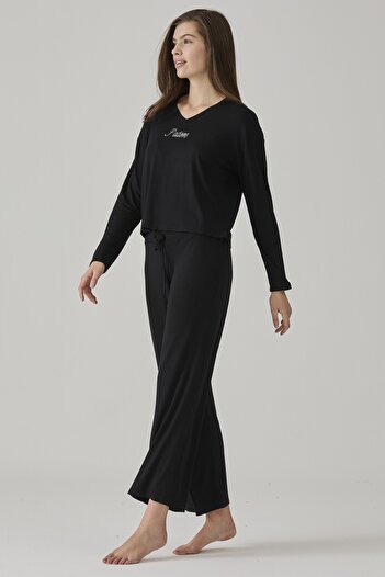 Pamuk & Pamuk Women's Black Solid Color Stone Printed Pjama Suit