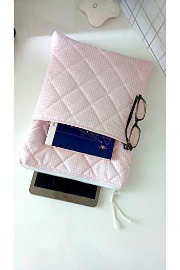 Mufincollection Husă pentru laptop/tabletă cu carouri mici roz - Textură moale de protecție (compatibilă cu ecrane de 12-13 inchi)