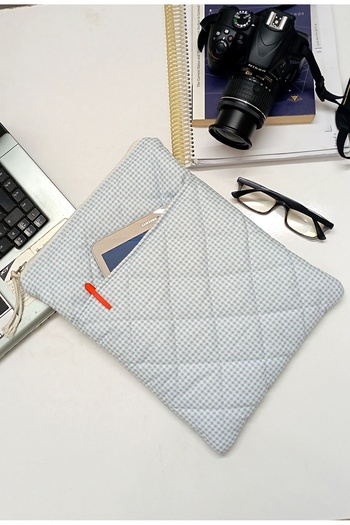 Mufincollection Carcasa albastru cu carouri, pentru laptop, pentru tableta, cu textura moale de protectie (compatibila cu ecran de 12-13 inchi)