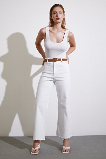 Never more White Loose Jeans - High Waist, Cut-Cut Leg