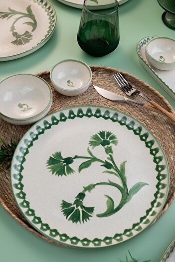 Kütahya Porselen Green Ottoman Elegance 14-Piece Breakfast Set for 6
