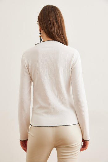 Olalook Women's White Stand Collar Baby Overlock Detailed Knitted Blouseblz- 19002783