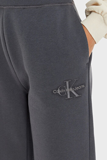 Calvin Klein Pamuklu Relaxed Fit Yüksek Bel Lastikli Paça Jogger Pantolon J20J223590BAN  PANTOL