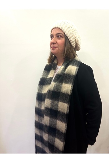 alsaccessories Μαύρο-άσπρο τετράγωνο σχέδιο Boucle Puff Shawl - Μήκος 205x Πλάτος 40 cm