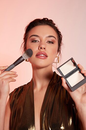 alix avien paris COMPACT POWDER 02 TRUE BEIGE