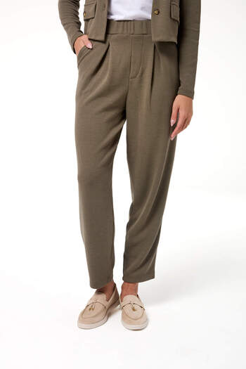 Evermade Ankle Length Pleated Trousers with Elastic Waist Pockets