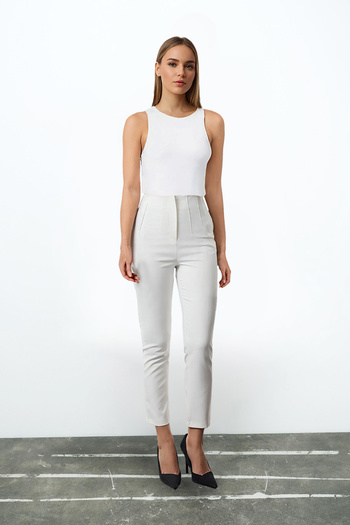 Trendyol Collection White Cigarette Mold Collet Vysoký pas Délka ke kotníkům Tkané kalhoty Twoss20Pl0515
