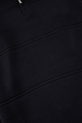 Trendyol Collection Темно-синій светр-пуловер великого розміру на блискавці з прямим коміром TMNAW25KZ00080