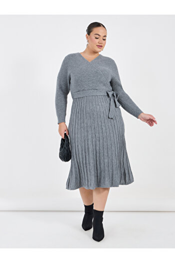 Styli Plus Size Textured Knit Sweater Midi Dress