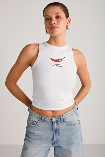 GRIMELANGE Tricou alb din țesătură tricotată din bumbac organic pentru femei Spice, cu curea groasă, cu imprimeu