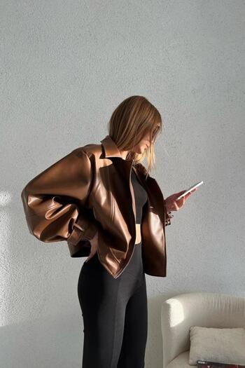 mypagebutik Hellbraune Lederjacke mit Ballonärmeln