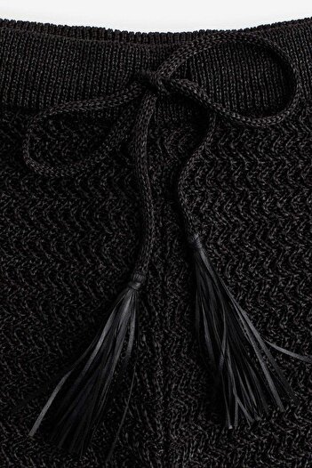 H&M Raffia-look mini shorts