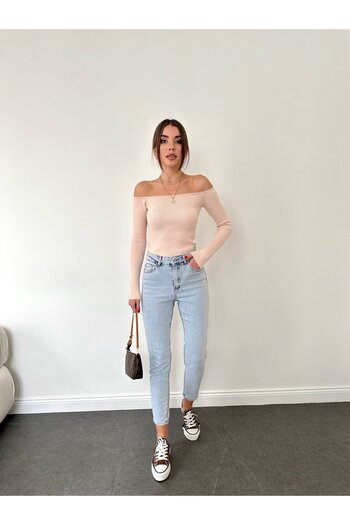 MAKRAS EXCLUSIVE A141810 Fit Yüksek Bel Yırtık Detaylı Uzun Boy Jean Pantolon Mom Jeans Dar Paça Kot