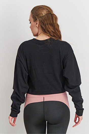 Reebok Women Sportswear Fit Long Sleeve Outdoor Crop Top, Black