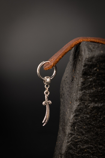 Piercing Market Steel & Silver حلقة فولاذية للرجال متدلية بتصميم خاص، أقراط سيف غير قابلة للصدأ