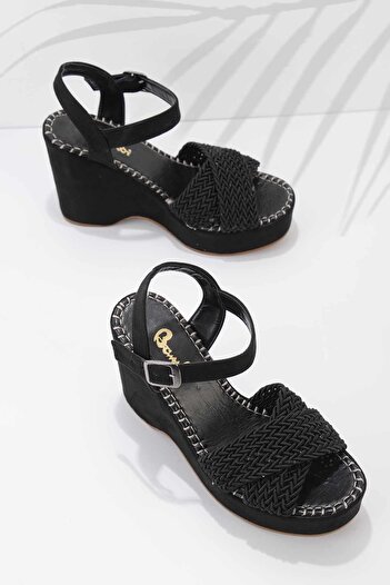 Bambi Women's Black Wedge Heeled Shoes K05688999716