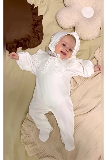 Jammybaby 100% Cotton Scalloped Lace Triangle Collar Jumpsuit for Baby Girl - Lore Hat Gloves Set