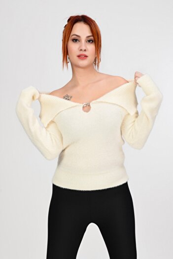 Lefon Cream Dark Prince Algen Combination Plush Sweater