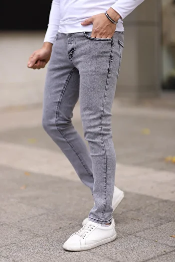 Trendyol Collection Graue, schmal geschnittene Jeans-Jeanshose TMNAW25JE00013