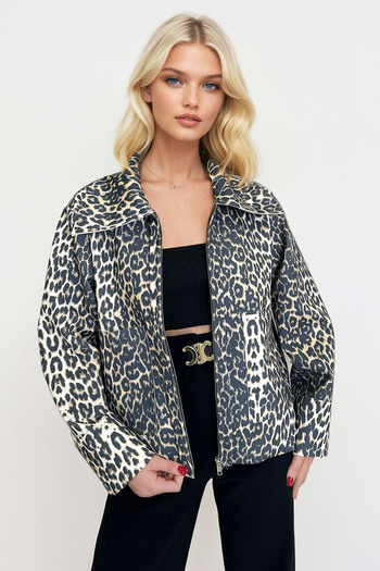 Trend Alaçatı Stili Dámská bunda s leopardím vzorem – košilový límec, dvojité kapsy, potápěčská tkanina Alc-X13289