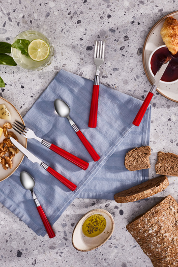 Karaca Fluca 18 Pieces - Breakfast Set for 6 People, Runaway Knife, Red