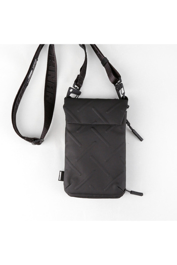 Skinarma Çapraz Vücut Çantası Sling Pouch Juno Cross-Hatch Naylon Scout Boyun Askı Kayışlı Siyah
