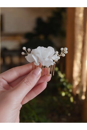 Eva Flore White Floral Bridal Hair Accessory - Hydrangea Pearls, Wedding Comb Buckle Bun