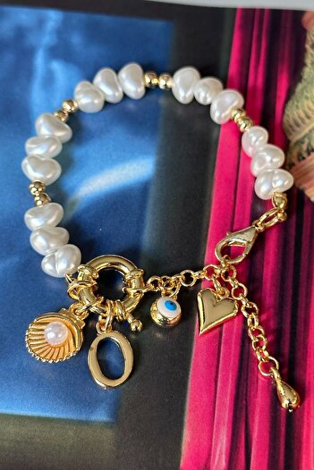 Trendy Butik O Letter Bracelet Pearl Model Oyster, Evil Eye and Heart Hanging Design Letter Bracelet