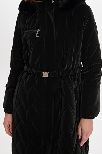 Zühre Fur Detailed Hooded Long Black Puffer Coat 12765