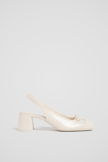Stradivarius Heeled ballet flats with bow