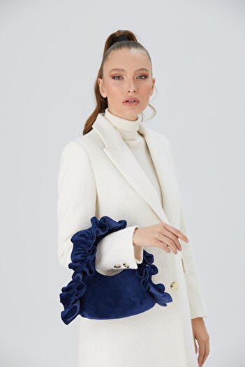 SHUBBAGS Kadın Lacivert Fırfır Detaylı Kadife Kumaş El Çantası Clutch Portföy