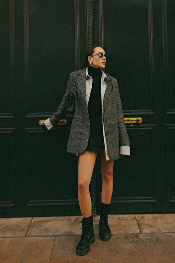 Trendyol Collection Graue Blazerjacke in Wolloptik mit normalem Futter und gewebtem Karomuster TWOAW24BC00048