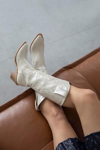STRASWANS Beige Ruby Women's Leather Boots - Embroidery Detailed