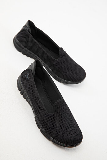 SOHO Black-Black Women's Sneakers 18113