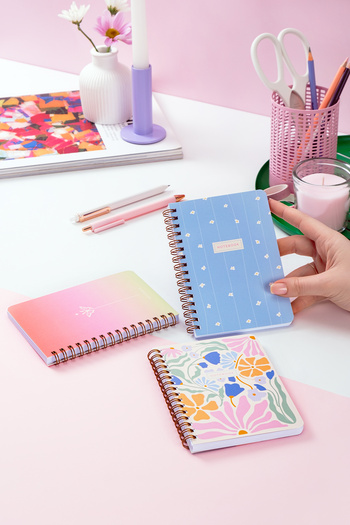 PAPERORA Pocket Size 10X14 cm Spiral Lined Cardboard Cover 3-Piece Notebook Set Daisy Butterfly Flowers