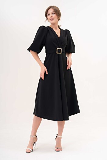 WOMAN VISION Rochie neagră de damă din țesătură creponată elastică, cu mâneci balon scurte, decolteu în V, cu curea, lungime midi, cu decupaj evazat, model 3602